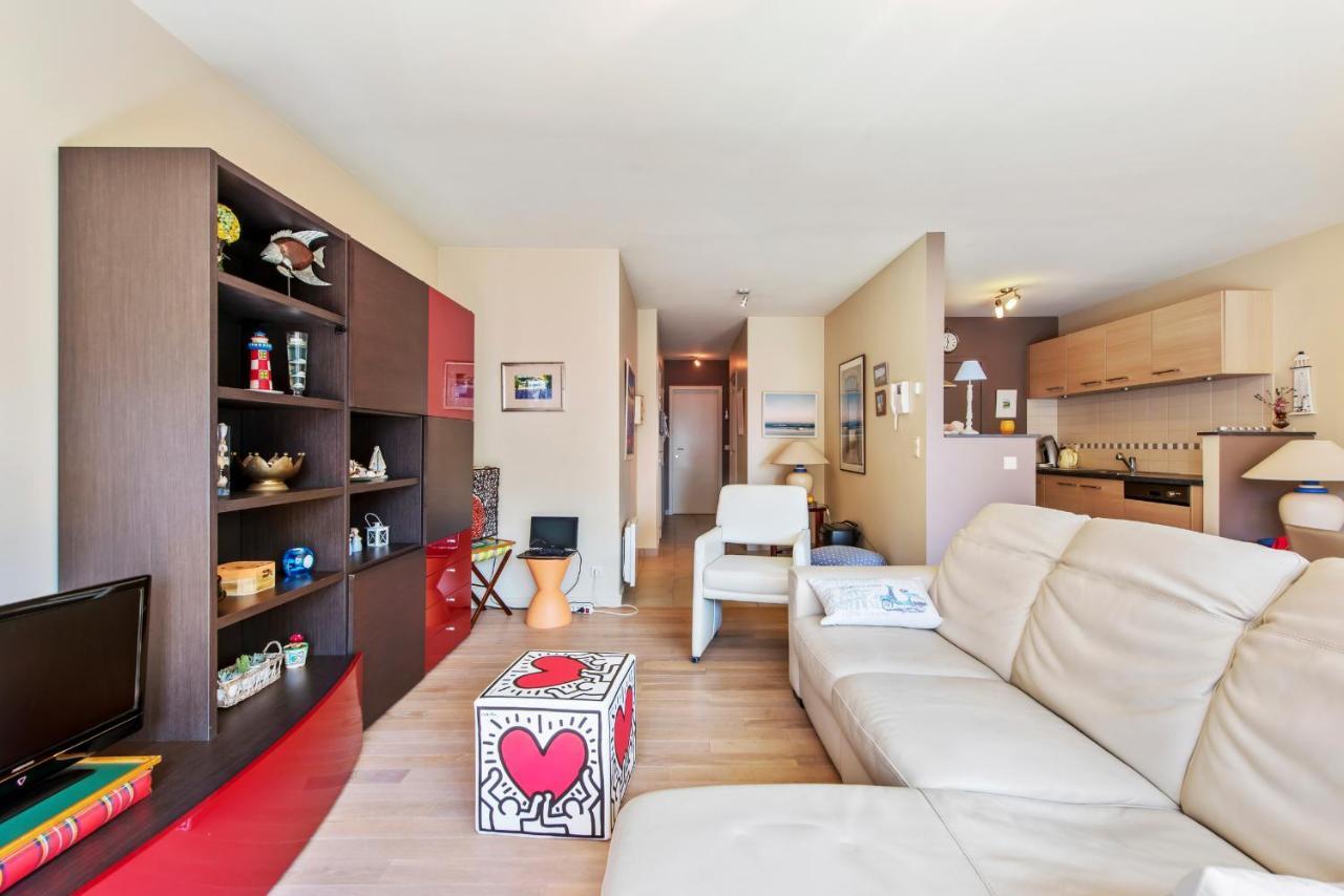 Bright Apartment With 2 Terraces In De Panne Exteriör bild