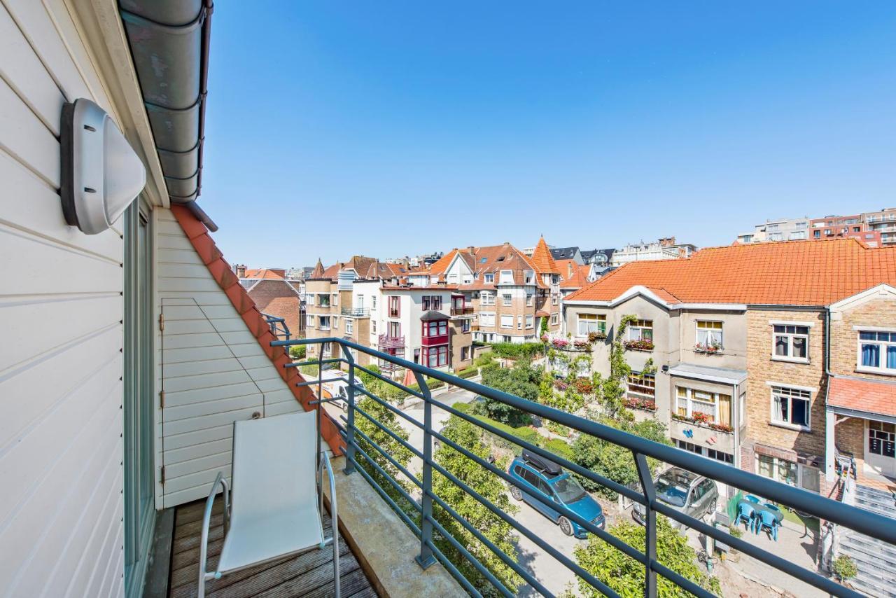 Bright Apartment With 2 Terraces In De Panne Exteriör bild